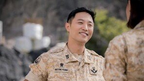 ‘태양의 후예’ 진구 특전사 상사♡김지원 군의관 중위…계급 뛰어 넘는 로멘스