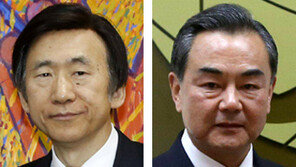 윤병세 “끝장 제재” vs 왕이 “신중 대처”