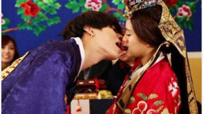 태민 솔로 컴백… 과거 손나은과 대추 키스