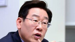 ‘SNS 묵언’ 이재명, 활동 재개 “국운 기울고 국민 절망”