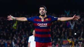 [콤팩트뉴스] 수아레스 해트트릭…FC바르셀로나 선두 질주 外