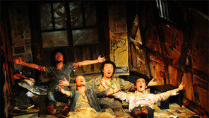 ‘믿고 보는 극단’의 맛난 생일잔치