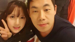 ‘어깨깡패’ 박지우, 여자친구 예린 어깨 감싸고 환한 미소