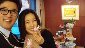 ‘득녀’ 안재욱 최현주 부부, 젖병 들고 환한 미소 ‘베이비 샤워’