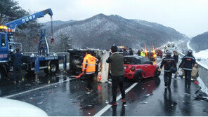 원주~제천간 중앙고속도로 차량 35여대 추돌