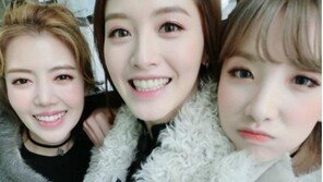 레인보우 재경, 윤혜·지숙 과 함께 ‘컬투쇼’ 출연 인증샷 공개