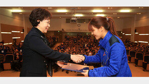 [간추린 뉴스/ 단신]롯데장학재단, 809명에 장학금 20억 원 外