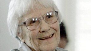 ‘앵무새 죽이기’ 작가 하퍼 리 별세…향년 90세