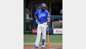 지바롯데 이적 나바로…실탄소지 혐의로 체포