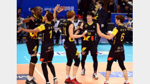 시몬 ‘14호 트리플크라운’…OK저축은행, 3연패 탈출