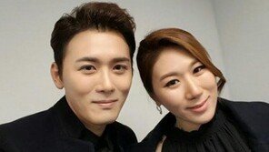 개그우먼 정지민, 4세 연하 가수 공휘와 결혼…교회서 만나 결혼까지 골인!