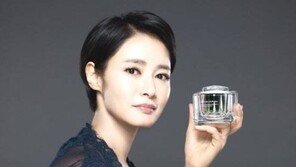 김주하, 화장품 모델 사진 재조명…굴욕 없는 무결점 미모 ‘눈길’