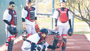 [베이스볼 브레이크] “본능이 막아서요” 홈충돌 방지 포수들의 고민