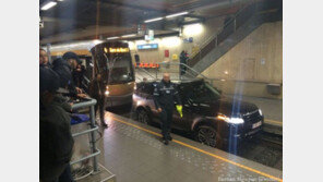 전철 터널 속으로 질주한 자동차