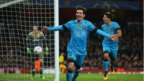메시 멀티골 ‘평점 9.2’…아스날 원정서 2-0 승리 이끌어