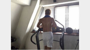 ‘결승골’ 이승우, 과거 “상체깡패 돼 가는 중”…탄탄한 등 근육 인증