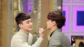 ‘라디오스타’ 첸, “틴트도 바를 줄 알아?” 메이크업 아티스트다운 면모 포착 