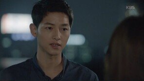 ‘태양의 후예’ 송중기, 송혜교에 데이트 신청… “영화 봅시다”