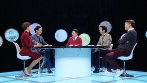 ‘썰전’ 김구라 “유시민·전원책 합류 후 ‘실버 맞춤형’ 대본…大폭소