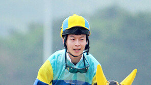 유승완 기수 “여친 덕에 200승”