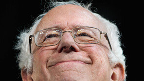 샌더스 ‘유대인 출신’ 쉬쉬하는 까닭은 