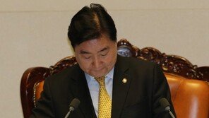 필리버스터 나흘째…이석현, 조원진 향해 “퇴장시키기 전에 빨리 앉아요!” 버럭