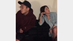 ‘태양의 후예’ 유아인-송혜교, 절친 인증샷 재조명…장난스런 표정으로 친분 과시