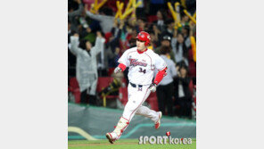 ‘이홍구 3점포’ KIA, SK 꺾고 4연패 탈출