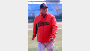 홀로 떨어진 롯데의 가고시마캠프 딜레마