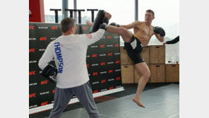 UFC 웰터급 2위 톰슨 “챔프 로비 라울러 넘겠다”