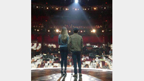 아카데미 시상식 이병헌-소피아 베르가라, ‘리허설 뒤태’ 인증샷 보니…