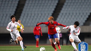 여자축구, 북한과 무승부…잘 싸웠다