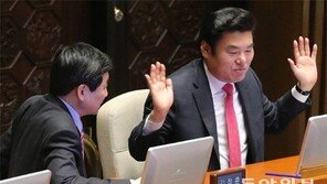 “선거구 지연 책임은 피해야”… 심야 비대위 ‘현실론’ 택해