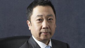 ‘두산그룹 4세’ 차기 총수 오르는 박정원, 그는 누구?