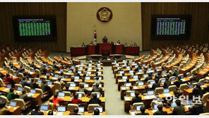 테러방지법 통과에 민변“국가비상사태…헌법소원 낼 것”