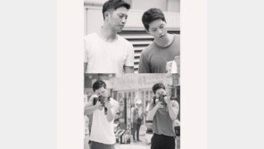 ‘태양의 후예’ 송혜교 “두 분 귀엽지 말입니다”…송중기-진구 ‘다정’