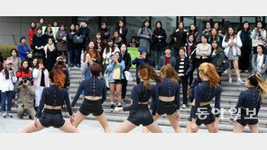 “신입생 모집”… 이대 댄스동아리 춤 시범