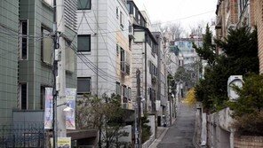 ‘경기도로 이사 간다 전해라’…전세난에 경기도 이주 늘고 빌라 매매↑
