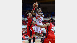 조 잭슨·헤인즈 43점 “1승 남았다”