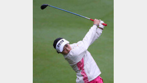 지한솔 4언더 선두