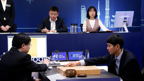 인간의 수·기계의 수…‘반상의 폭풍’속으로