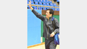 셔틀콕 퀸 오른 日 그 뒤에 ‘배드민턴 神’ 박주봉