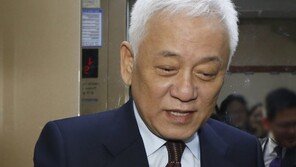 [속보]김한길 “야권연대 불성사 책임” 총선 불출마 선언