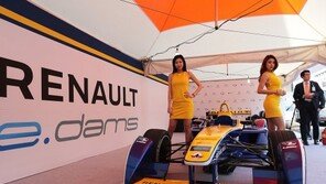 [포토 12컷]최고속도 220km/h, 르노 포뮬러-e 레이싱카 제주 도심 질주