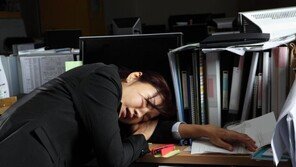 야근에 강제 생성된 이중턱 … “부장님, 브이스컬프 하고 올게요”