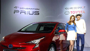 4세대 프리우스, 아이오닉과 한일전 