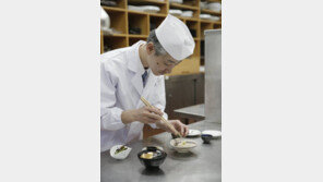 [Q매거진]“하루 4시간 장 보고, 4시간 재료 준비 저녁 손님만 8명 안팎 받아 즉석 조리” 