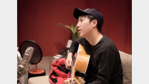 장범준 2집 ‘빗속으로’·‘봄비’…“캬~ 취한다” vs “장마철까지 노리냐” 