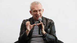 패션 거장 고티에 “영감을 준 최초의 ‘뮤즈’는 외할머니”