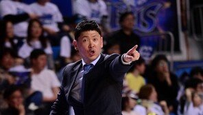 KCC 추승균 감독 “마지막 집중력, 신명호의 파울 아웃 아쉽다.”